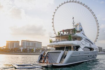 Sunseeker Superyacht: VIP Dining, Premium Drinks & Music