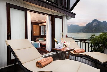 5 Star Cruise: 2 Days 1 Night Discovering Halong Bay 