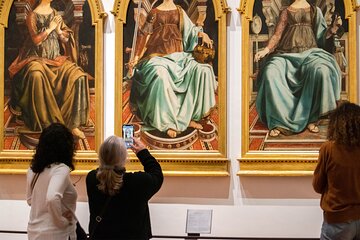 Uffizi Gallery Small Group Guided Tour with Tickets
