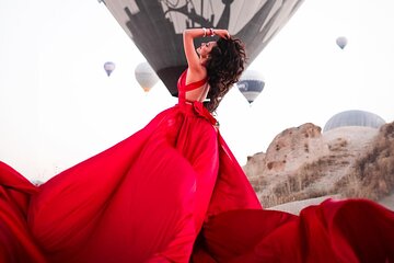 Private Romantic Photoshoot in Cappadocia with Balloon View
