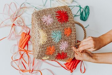 Workshop Personalization and Embroidery Techniques on Basket