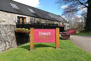 10 Hour Stirling Castle, Highlands & Whisky Private Guided Tour