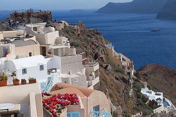 Private 4 hours tour in Santorini especially for small groups!!!