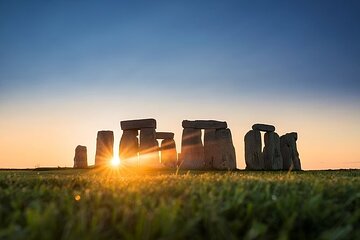 Stonehenge and Windsor Castle Tour from London