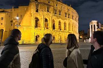 Night at the Colosseum Guided Tour of Ancient Rome