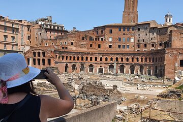Trajan's Markets Column and Leaning Tower Private Guided Tour