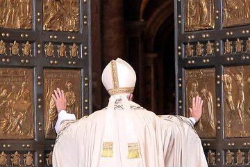 Jubilee 2025 Scavi (St. Peter's Tomb), St. Peter's and Holy Door