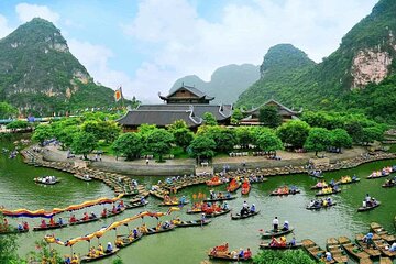 Hoa Lu Tam Coc Luxury Day Tour
