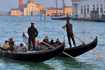 Venice transfers and private boat, gondola 