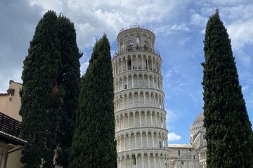 Lucca Tour and Pisa Tower + WineTasting by van from La SpeziaPort