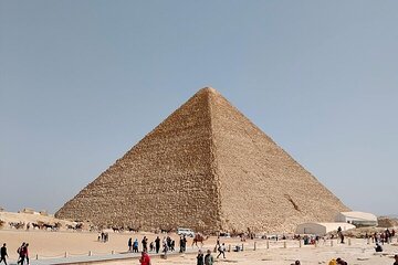Giza Pyramids Egyptian Museum and Khan Khalili Bazar Private Tour