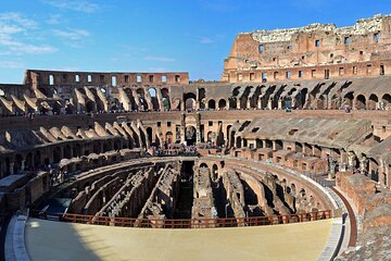 Express Colosseum Tour to Gladiators Gate and Arena Floor