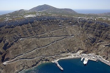 Santorini Private Transfer From or To the Ferry Port 