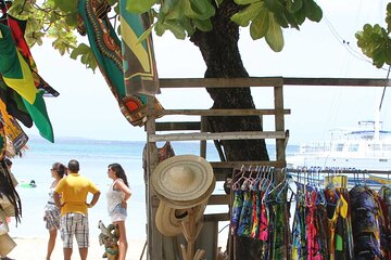 Dunn’s River Afternoon Shared Catamaran - Open Bar & Snorkeling