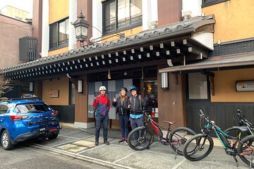Kyoto Higashiyama E-Bike Tour *Private, Pick up from/to Hotel
