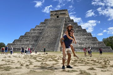 Guided Tour to Chichen Itza, Oxman Cenote and Valladolid City