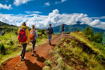 Bali’s Top Mt. Batur Hike with Lunch and Transport