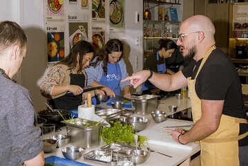 Basque Cuisine Class: Market Visit and Practical Class Castellano