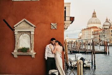 Exclusive Photoshoot in the Hidden Corners of Venice