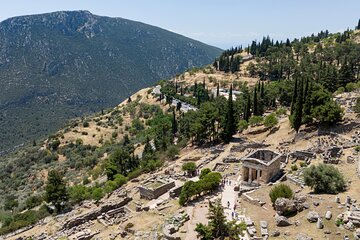 9 Hour Tour from Athens to the Ancient Wonders of Delphi