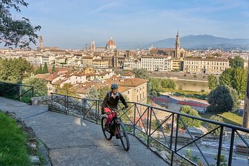 Florence to Piazzale Michelangelo by E-bike with Surprise Tasting
