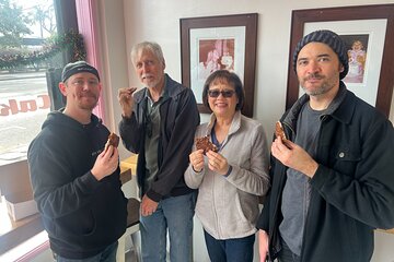 Gourmet Farmers Market & Fairfax Walking Food Tour 