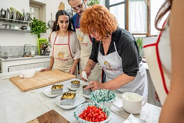 Rome Walking Tour & Traditional Cooking Class with Wine