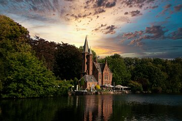 Bruges Private 12 Hour Tour from Amsterdam with Free Photoshoot