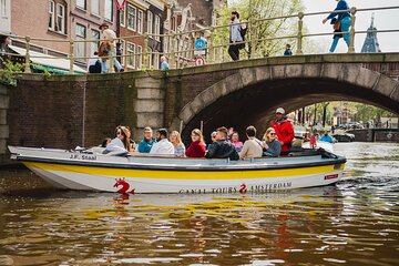 Amsterdam Small-Group Open Boat Tour with Local Guide