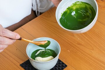 Matcha Grinding Experience and Walking Tour in Uji Kyoto