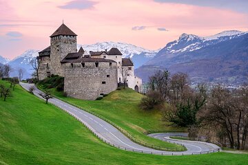 Explore 3 Countries : Liechtenstein,Austria & Swiss(Private Tour)
