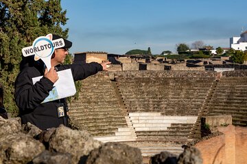 From Naples: Private Tour Pompei and Sorrento with lunch