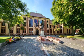 Budapest Hidden Gems: Pest Local Charm, Riverfront Private Tour