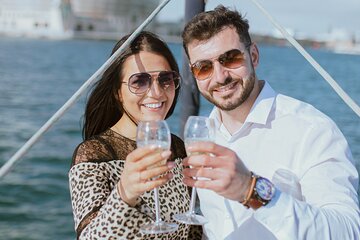 Barcelona 1-hour Boat Trip with Cava 