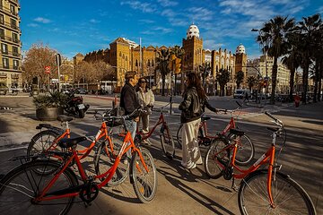 Barcelona Bike Tour: Top Sights, Tapas & Local Insights
