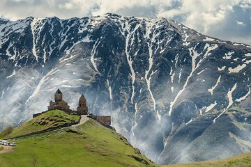 Tbilisi to Kazbegi, Gudauri, Ananuri and Gergeti Guided Day Trip 