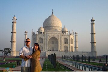 From Delhi: Taj Mahal & Agra Guided Tour by Car with Options
