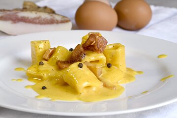 Cook Like a Roman: Cacio e Pepe, Carbonara & More | Shared