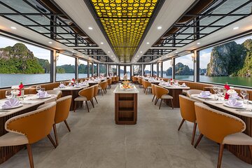 Deluxe Cruise from Hanoi: Halong Bay Tour with Set Menu