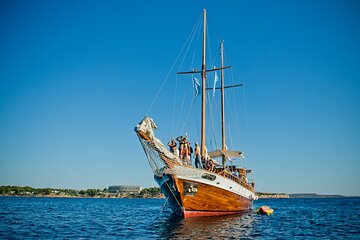 Athens: All Day Cruise to Agistri Moni Aegina with Lunch & Drinks