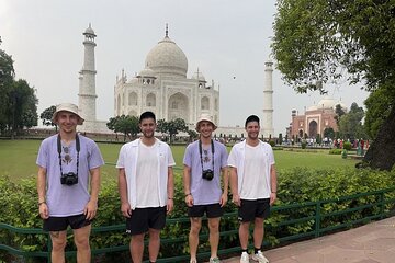 Private Taj Mahal and Agra Fort Day Trip By Superfast Train From Delhi