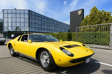 Motor Valley Private Tour: Ferrari & Lamborghini from Venice