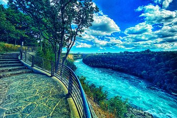 Niagara Falls Whirlpool Hiking and Local Dining Tour