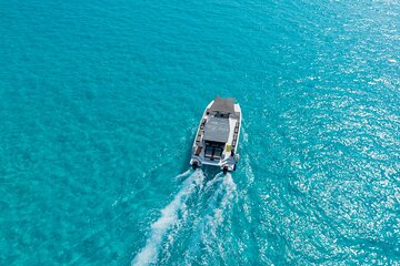 Private Atomic Catamaran Tour to Isla Mujeres 