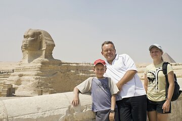 Kid-friendly Giza Pyramids and Sphinx Guided Tour for Families