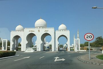 Abu Dhabi Full Day City Tour from Dubai with Grand Mosque Visit