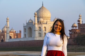 From Delhi: Taj Mahal Sunrise Tour with Elephant SOS Center