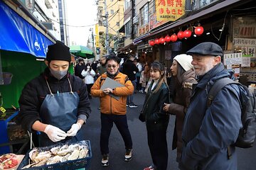 Tsukiji Fish Market Food Tour with Spanish/French Speaking Guide