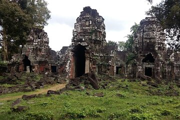  Private transfer by Car & Minivan from Siem Reap to Phnom Penh 