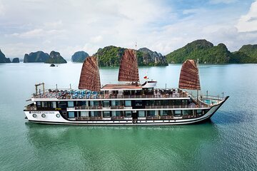 From Hanoi: 2-Day 5-Star Lan Ha Bay Escape with Luxury Cruise